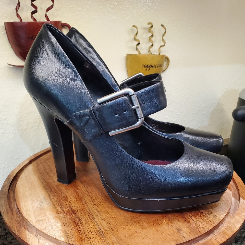 Jessica Simpson Mary Jane heels Size 8.5/38.5 ⭐️ Price Firm ⭐️